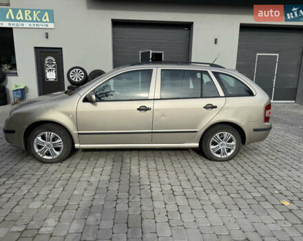 Бежевий Шкода Фабія, об'ємом двигуна 1.39 л та пробігом 210 тис. км за 3950 $, фото 3 на Automoto.ua