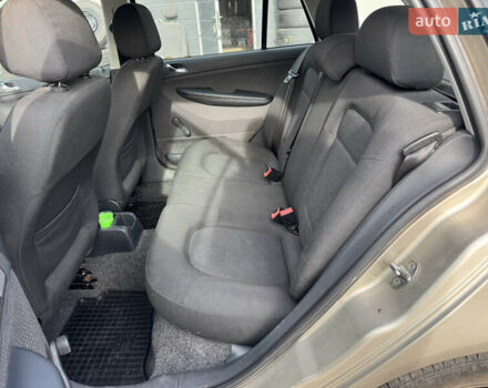 Бежевий Шкода Фабія, об'ємом двигуна 1.39 л та пробігом 210 тис. км за 3950 $, фото 13 на Automoto.ua