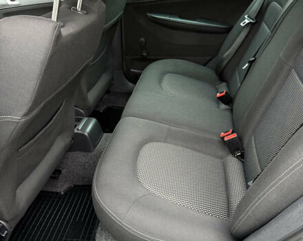 Бежевий Шкода Фабія, об'ємом двигуна 1.4 л та пробігом 211 тис. км за 4999 $, фото 16 на Automoto.ua