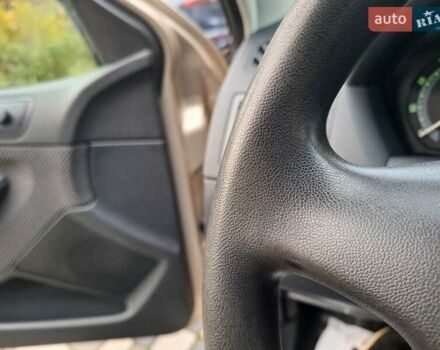 Бежевый Шкода Фабия, объемом двигателя 1.4 л и пробегом 163 тыс. км за 5499 $, фото 41 на Automoto.ua