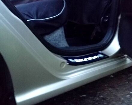 Бежевый Шкода Фабия, объемом двигателя 1.4 л и пробегом 208 тыс. км за 4250 $, фото 3 на Automoto.ua