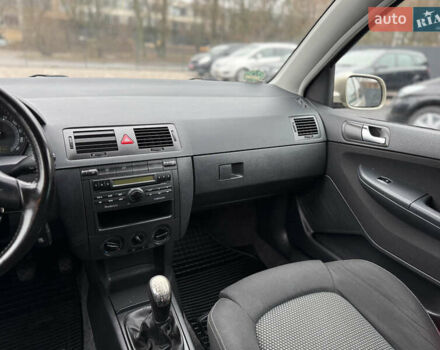 Бежевий Шкода Фабія, об'ємом двигуна 1.4 л та пробігом 211 тис. км за 4999 $, фото 8 на Automoto.ua