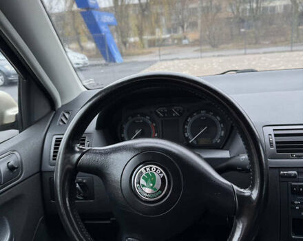 Бежевий Шкода Фабія, об'ємом двигуна 1.4 л та пробігом 211 тис. км за 4999 $, фото 10 на Automoto.ua