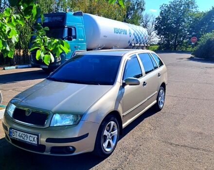 Бежевий Шкода Фабія, об'ємом двигуна 1.2 л та пробігом 330 тис. км за 4400 $, фото 1 на Automoto.ua