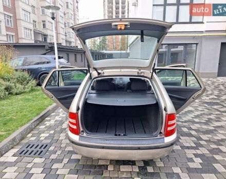 Бежевый Шкода Фабия, объемом двигателя 1.4 л и пробегом 163 тыс. км за 5499 $, фото 24 на Automoto.ua
