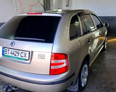 Бежевий Шкода Фабія, об'ємом двигуна 1.2 л та пробігом 330 тис. км за 4400 $, фото 4 на Automoto.ua