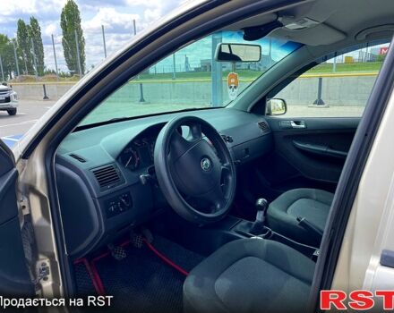 Бежевий Шкода Фабія, об'ємом двигуна 1.2 л та пробігом 330 тис. км за 4400 $, фото 2 на Automoto.ua