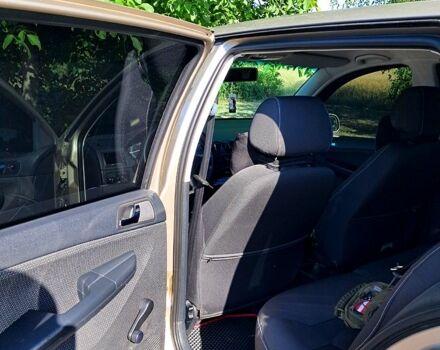 Бежевий Шкода Фабія, об'ємом двигуна 1.2 л та пробігом 330 тис. км за 4400 $, фото 3 на Automoto.ua