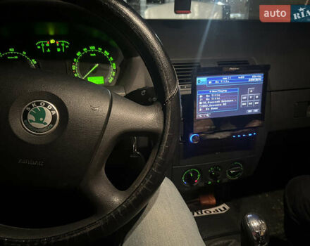 Бежевый Шкода Фабия, объемом двигателя 1.39 л и пробегом 252 тыс. км за 4200 $, фото 10 на Automoto.ua