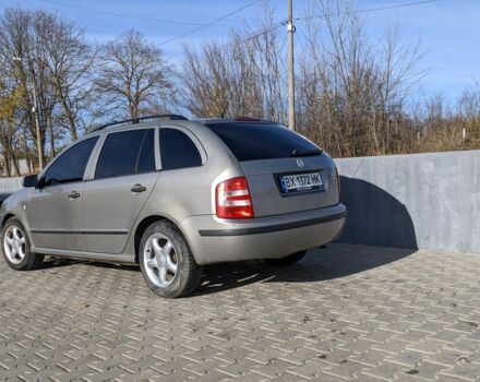 Бежевый Шкода Фабия, объемом двигателя 1.4 л и пробегом 260 тыс. км за 4400 $, фото 2 на Automoto.ua