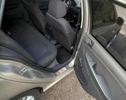 Бежевий Шкода Фабія, об'ємом двигуна 1.4 л та пробігом 164 тис. км за 5200 $, фото 1 на Automoto.ua