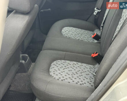 Бежевый Шкода Фабия, объемом двигателя 1.2 л и пробегом 183 тыс. км за 3850 $, фото 26 на Automoto.ua