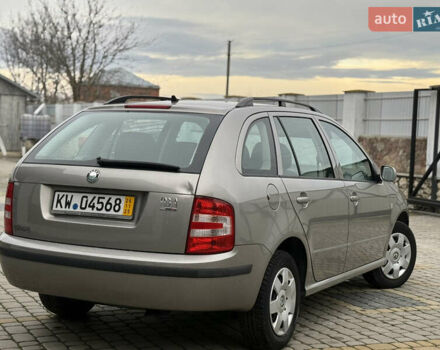 Бежевый Шкода Фабия, объемом двигателя 1.2 л и пробегом 183 тыс. км за 3850 $, фото 10 на Automoto.ua