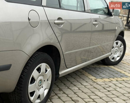 Бежевый Шкода Фабия, объемом двигателя 1.2 л и пробегом 183 тыс. км за 3850 $, фото 13 на Automoto.ua