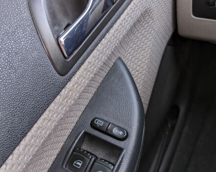 Бежевый Шкода Фабия, объемом двигателя 1.4 л и пробегом 260 тыс. км за 4400 $, фото 5 на Automoto.ua