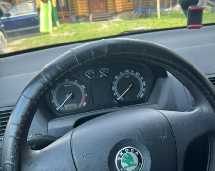 Бежевый Шкода Фабия, объемом двигателя 1.39 л и пробегом 252 тыс. км за 4200 $, фото 2 на Automoto.ua