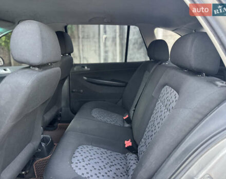 Бежевый Шкода Фабия, объемом двигателя 1.2 л и пробегом 160 тыс. км за 3999 $, фото 24 на Automoto.ua