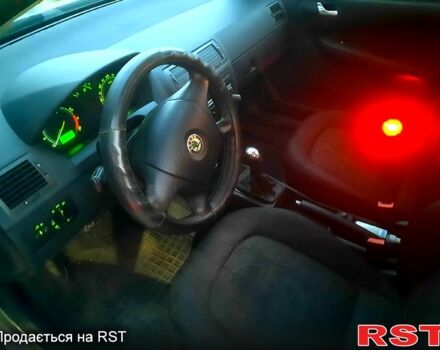 Бежевый Шкода Фабия, объемом двигателя 1.4 л и пробегом 250 тыс. км за 4250 $, фото 1 на Automoto.ua