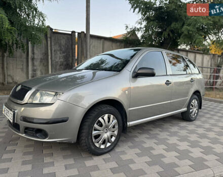 Бежевый Шкода Фабия, объемом двигателя 1.2 л и пробегом 160 тыс. км за 3999 $, фото 2 на Automoto.ua