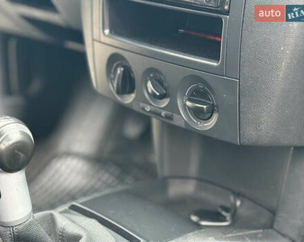 Бежевый Шкода Фабия, объемом двигателя 1.2 л и пробегом 183 тыс. км за 3850 $, фото 34 на Automoto.ua