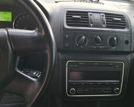 Бежевый Шкода Фабия, объемом двигателя 1.2 л и пробегом 130 тыс. км за 5576 $, фото 6 на Automoto.ua