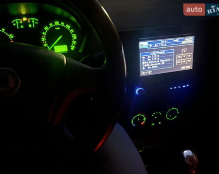 Бежевый Шкода Фабия, объемом двигателя 1.39 л и пробегом 252 тыс. км за 4200 $, фото 11 на Automoto.ua