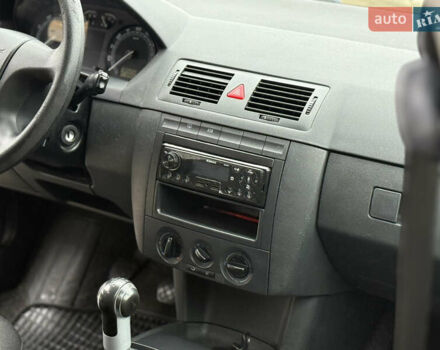 Бежевый Шкода Фабия, объемом двигателя 1.2 л и пробегом 183 тыс. км за 3850 $, фото 31 на Automoto.ua