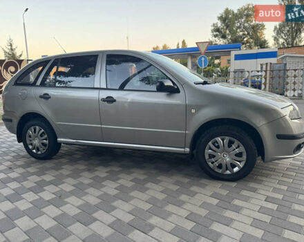 Бежевый Шкода Фабия, объемом двигателя 1.2 л и пробегом 160 тыс. км за 3999 $, фото 6 на Automoto.ua