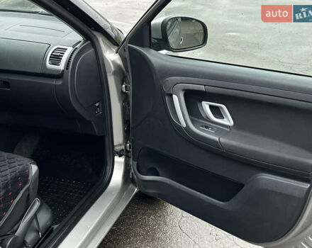 Бежевый Шкода Фабия, объемом двигателя 1.39 л и пробегом 139 тыс. км за 6300 $, фото 11 на Automoto.ua