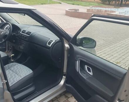 Бежевый Шкода Фабия, объемом двигателя 1.4 л и пробегом 190 тыс. км за 5750 $, фото 19 на Automoto.ua