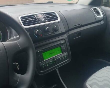 Бежевый Шкода Фабия, объемом двигателя 1.4 л и пробегом 190 тыс. км за 5750 $, фото 46 на Automoto.ua