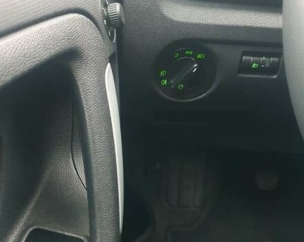 Бежевый Шкода Фабия, объемом двигателя 1.4 л и пробегом 190 тыс. км за 5750 $, фото 51 на Automoto.ua