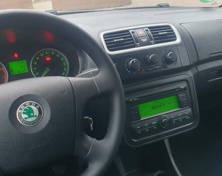 Бежевый Шкода Фабия, объемом двигателя 1.4 л и пробегом 190 тыс. км за 5750 $, фото 48 на Automoto.ua