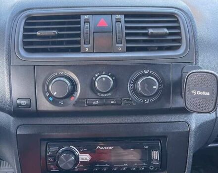 Бежевый Шкода Фабия, объемом двигателя 1.2 л и пробегом 198 тыс. км за 4500 $, фото 7 на Automoto.ua