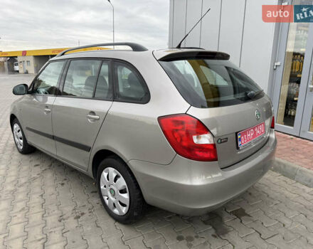 Бежевый Шкода Фабия, объемом двигателя 1.6 л и пробегом 190 тыс. км за 5850 $, фото 5 на Automoto.ua