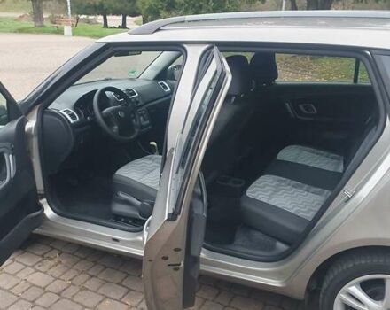 Бежевый Шкода Фабия, объемом двигателя 1.4 л и пробегом 190 тыс. км за 5750 $, фото 32 на Automoto.ua