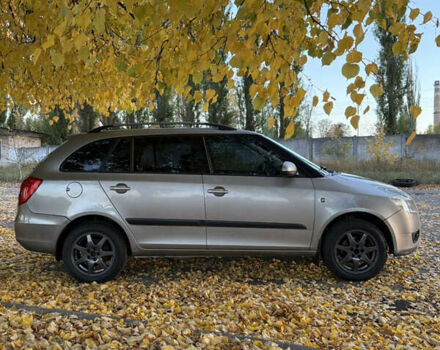 Бежевый Шкода Фабия, объемом двигателя 1.39 л и пробегом 215 тыс. км за 6299 $, фото 7 на Automoto.ua