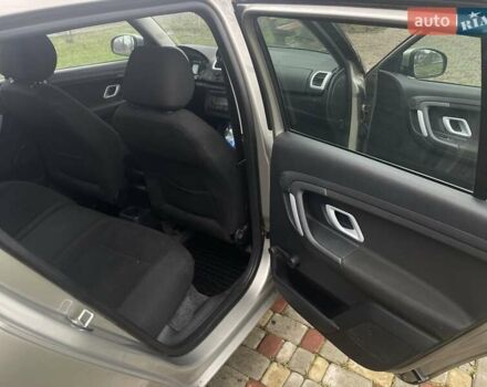 Бежевий Шкода Фабія, об'ємом двигуна 1.6 л та пробігом 225 тис. км за 6000 $, фото 6 на Automoto.ua