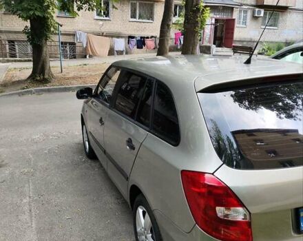 Бежевый Шкода Фабия, объемом двигателя 1.2 л и пробегом 198 тыс. км за 4500 $, фото 1 на Automoto.ua