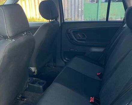 Бежевый Шкода Фабия, объемом двигателя 1.2 л и пробегом 198 тыс. км за 4500 $, фото 12 на Automoto.ua