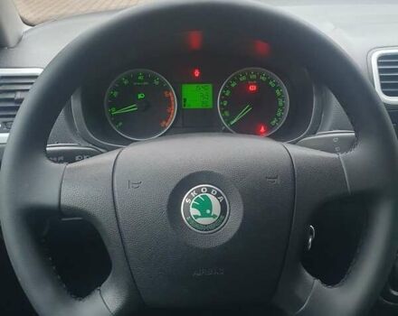 Бежевый Шкода Фабия, объемом двигателя 1.4 л и пробегом 190 тыс. км за 5750 $, фото 52 на Automoto.ua