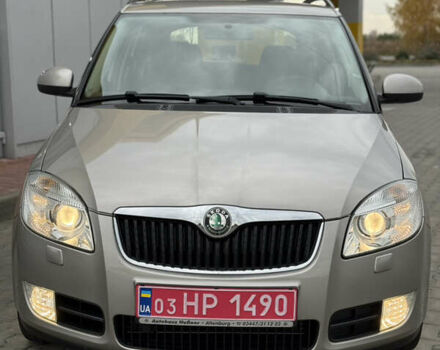 Бежевый Шкода Фабия, объемом двигателя 1.6 л и пробегом 190 тыс. км за 5850 $, фото 2 на Automoto.ua