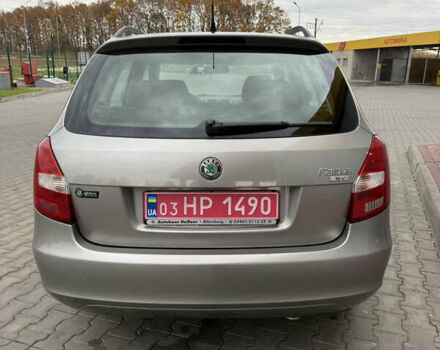 Бежевый Шкода Фабия, объемом двигателя 1.6 л и пробегом 190 тыс. км за 5850 $, фото 3 на Automoto.ua