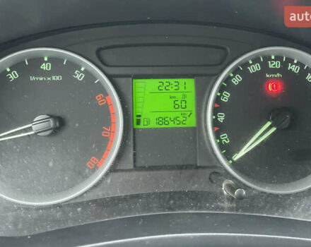 Бежевый Шкода Фабия, объемом двигателя 1.6 л и пробегом 186 тыс. км за 5750 $, фото 11 на Automoto.ua