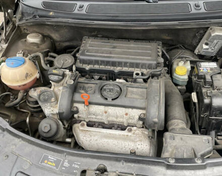 Бежевый Шкода Фабия, объемом двигателя 1.6 л и пробегом 225 тыс. км за 5750 $, фото 11 на Automoto.ua