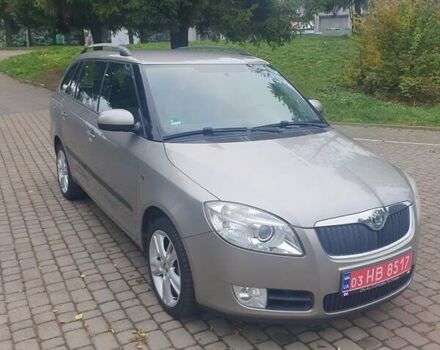 Бежевый Шкода Фабия, объемом двигателя 1.4 л и пробегом 190 тыс. км за 5750 $, фото 6 на Automoto.ua