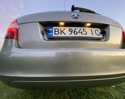 Бежевый Шкода Фабия, объемом двигателя 1.4 л и пробегом 310 тыс. км за 4200 $, фото 2 на Automoto.ua