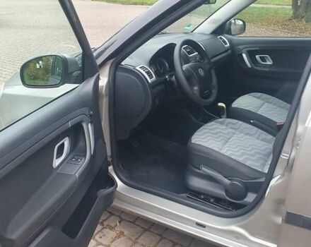 Бежевый Шкода Фабия, объемом двигателя 1.4 л и пробегом 190 тыс. км за 5750 $, фото 35 на Automoto.ua