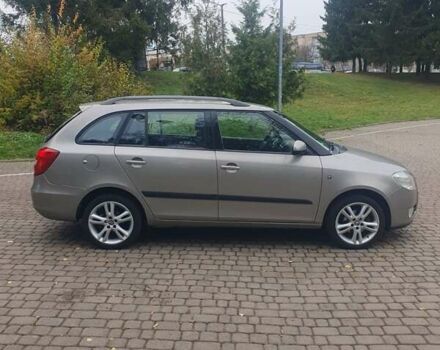 Бежевый Шкода Фабия, объемом двигателя 1.4 л и пробегом 190 тыс. км за 5750 $, фото 3 на Automoto.ua