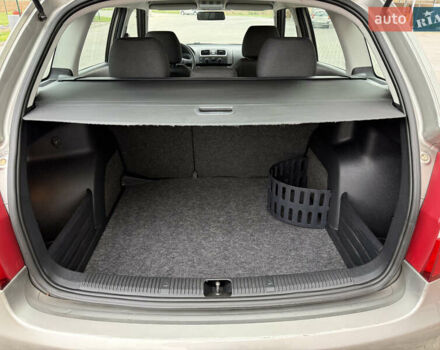 Бежевый Шкода Фабия, объемом двигателя 1.6 л и пробегом 190 тыс. км за 5850 $, фото 13 на Automoto.ua